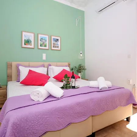 Yiannis Apartment